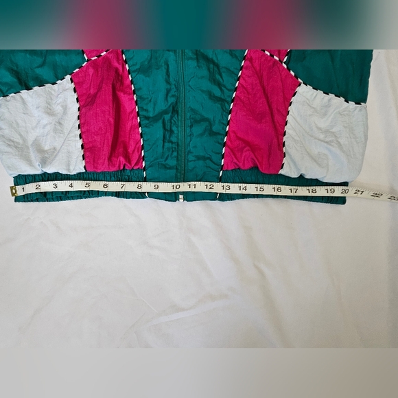 Vintage 80's Windbreaker - Picture 11 of 11